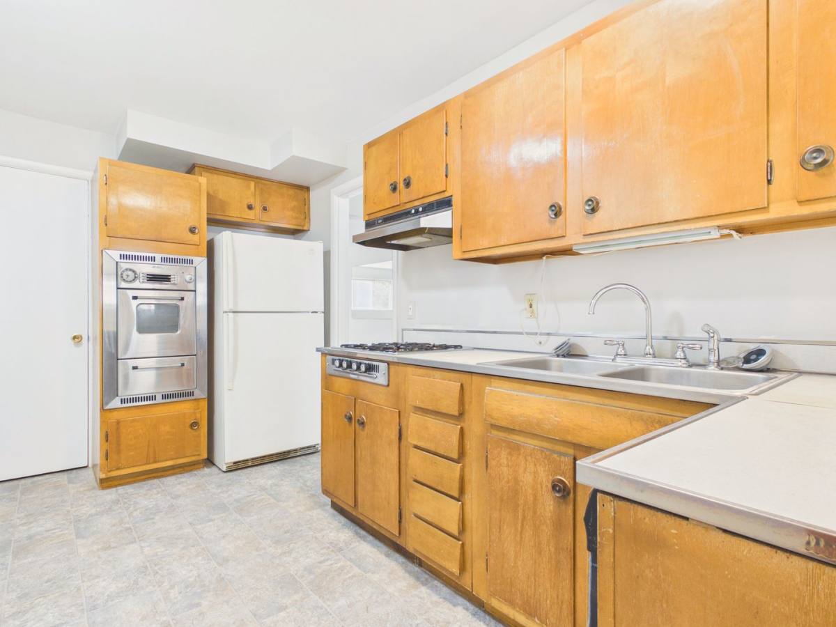 House for rent at 1496 S 13th St, Harrisburg, PA 17104