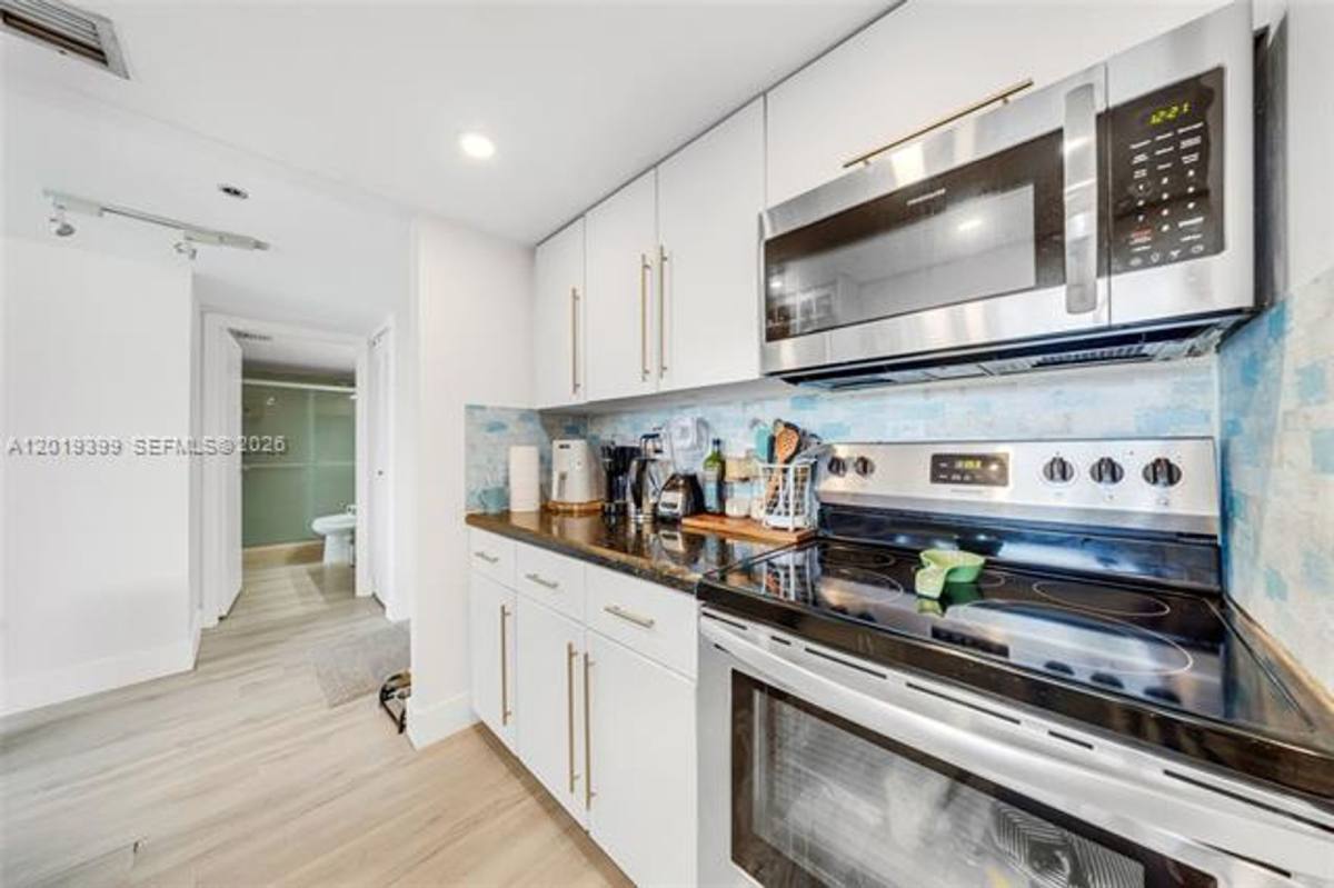 Apartment for rent at 7601 E Treasure Dr, Miami Beach, FL 33141