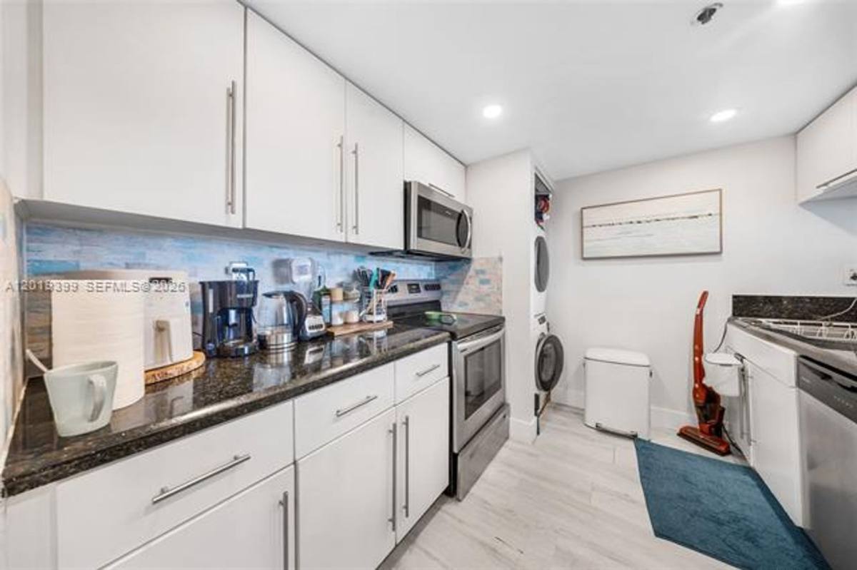 Apartment for rent at 7601 E Treasure Dr, Miami Beach, FL 33141