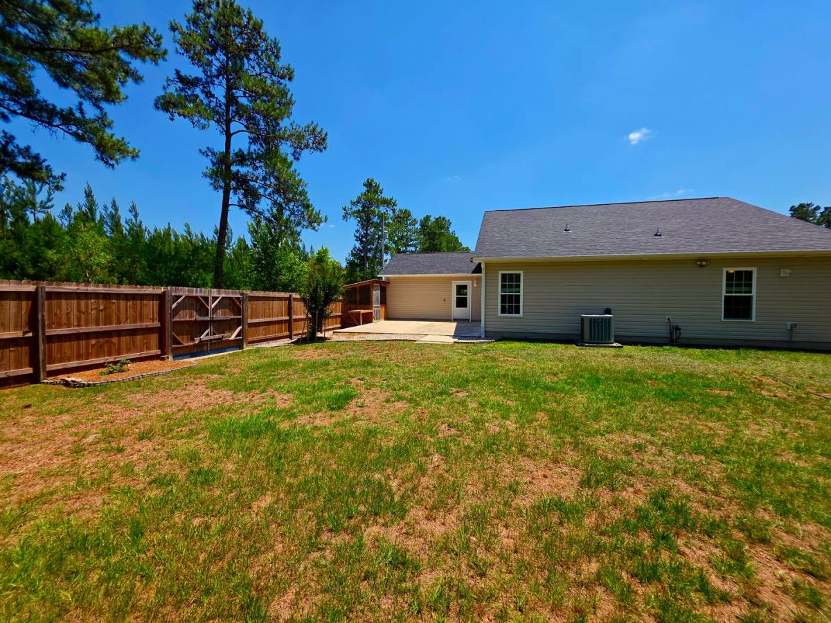 House for rent at 200 Sweet Gum Lane, Richlands, NC 28574