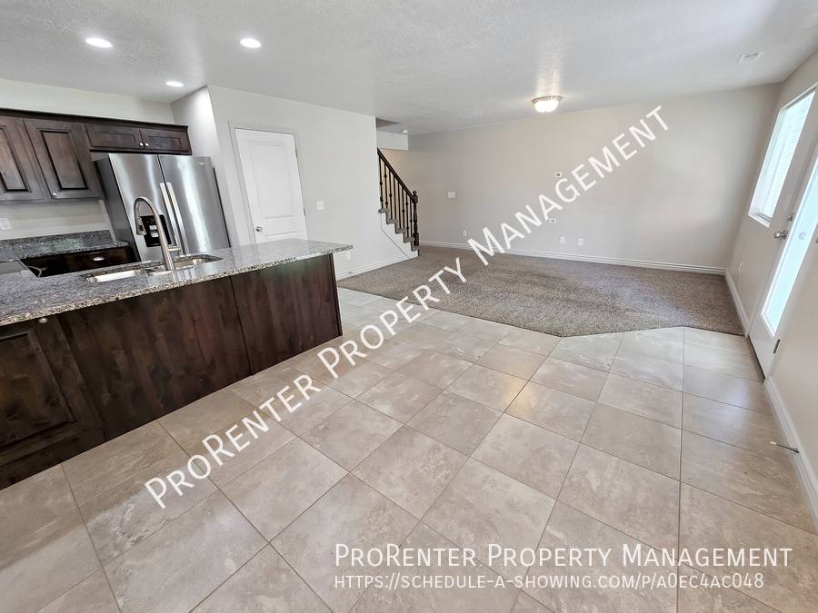 Townhouse for rent at 1811 W 675 N, Clearfield, UT 84015