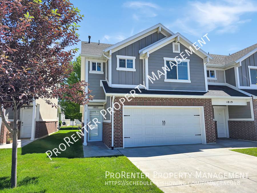 Townhouse for rent at 1811 W 675 N, Clearfield, UT 84015