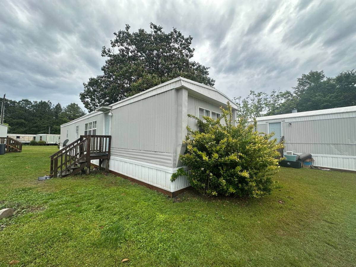 House for rent at 2430 Catherine Lake Rd #3, Richlands, NC 28574
