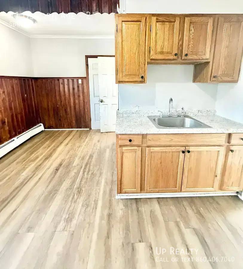 Apartment for rent at 41 Osborn Ave #2, New Haven, CT 06511