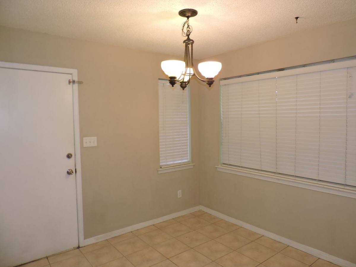 House for rent at 7834 Charter Oaks Dr, Pensacola, FL 32514