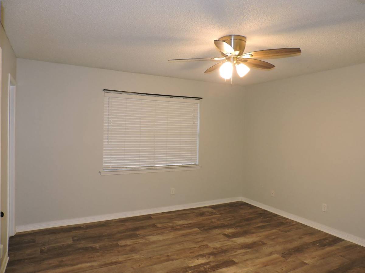 House for rent at 7834 Charter Oaks Dr, Pensacola, FL 32514