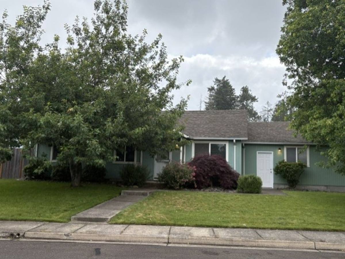 House for rent at 3260 Osage St, Springfield, OR 97477