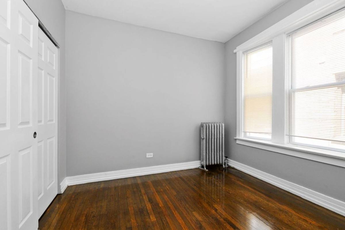 Apartment for rent at 6214-26 Eberhart Ave, Chicago, IL 60637