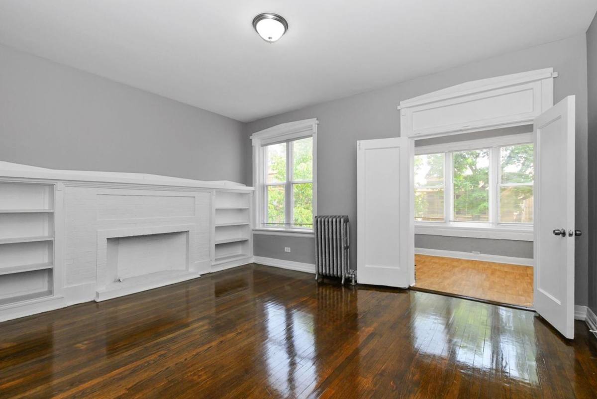 Apartment for rent at 6214-26 Eberhart Ave, Chicago, IL 60637