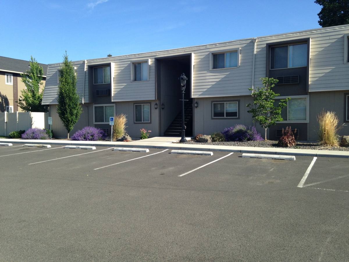 Apartment for rent at 404 S 1st St, Selah, WA 98942