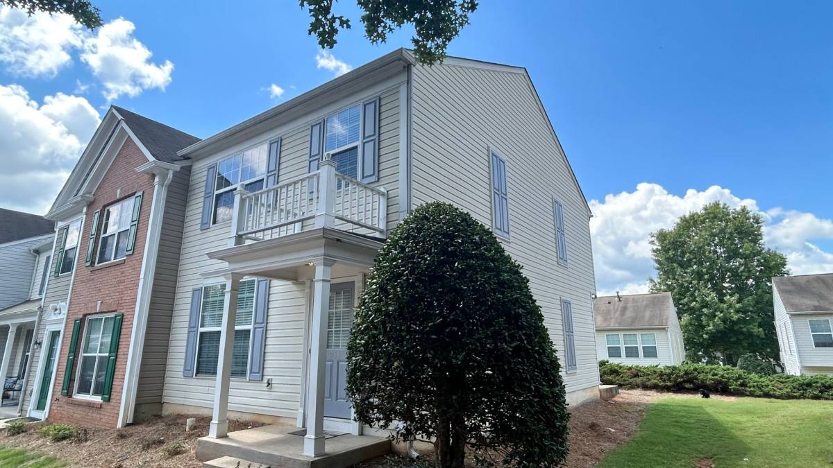 Townhouse for rent at 933 Prestwyck Court, Alpharetta, GA 30004
