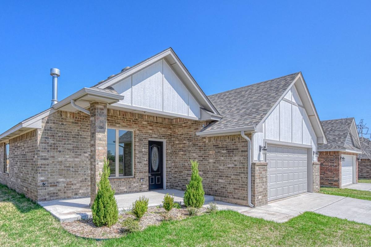 House for rent at 9313 NW 142nd St, Yukon, OK 73099