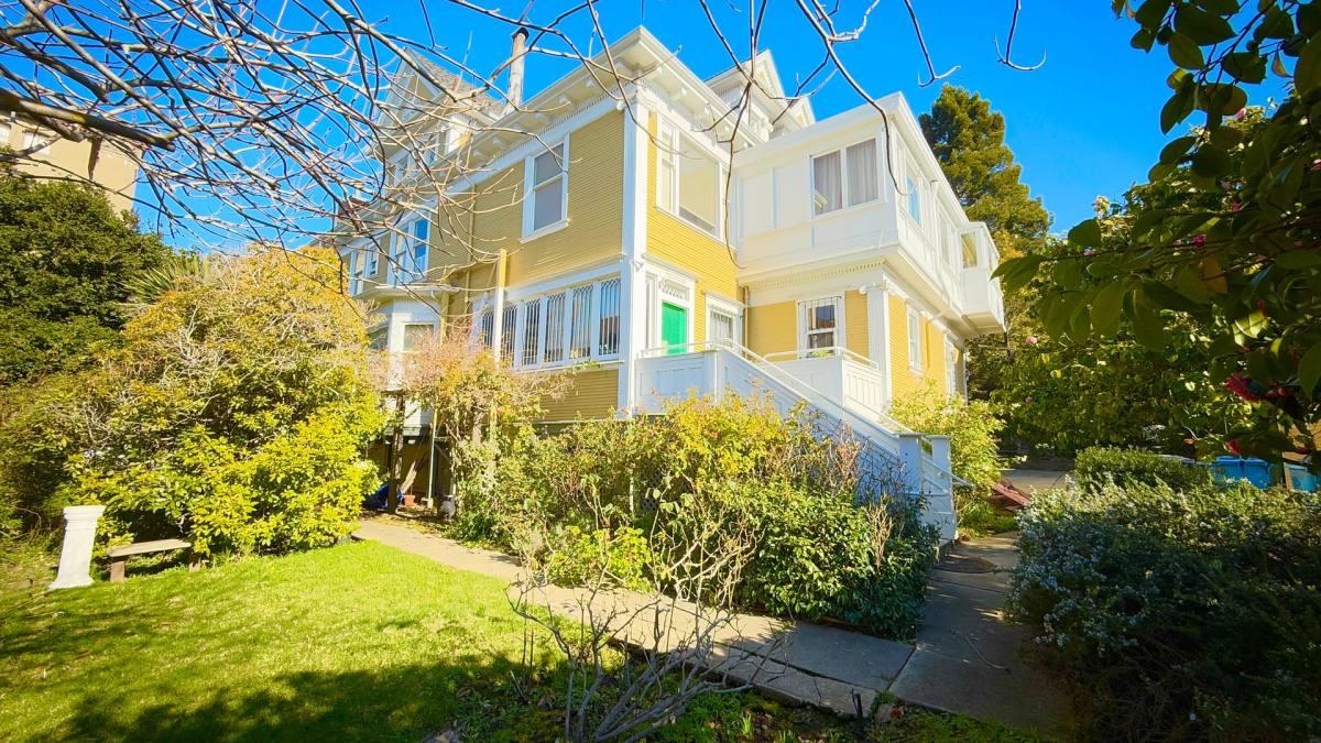 Apartment for rent at 2318 Durant Ave, Berkeley, CA 94704