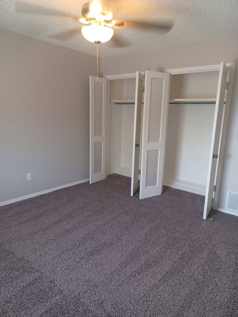 Apartment for rent at 200 Shadow Mountain Dr, El Paso, TX 79912