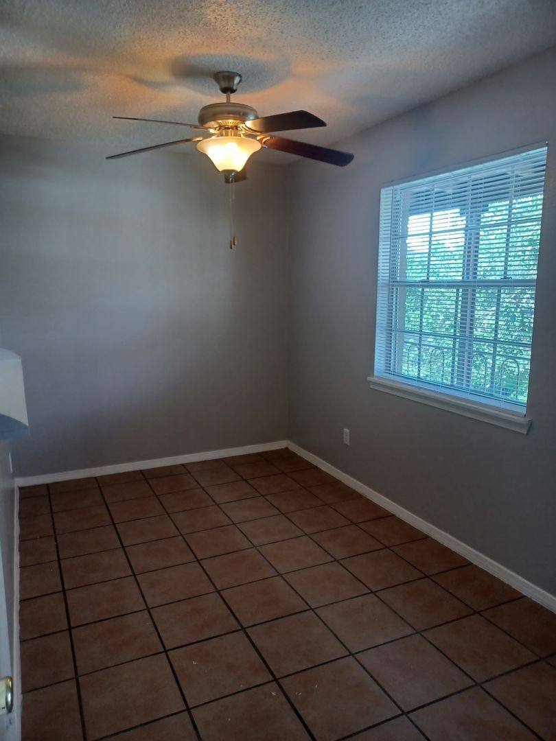 Apartment for rent at 200 Shadow Mountain Dr, El Paso, TX 79912