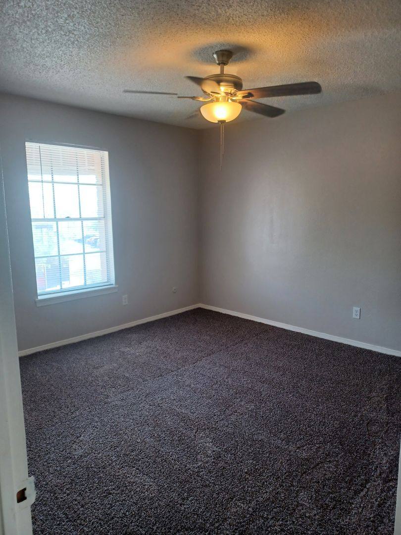 Apartment for rent at 200 Shadow Mountain Dr, El Paso, TX 79912