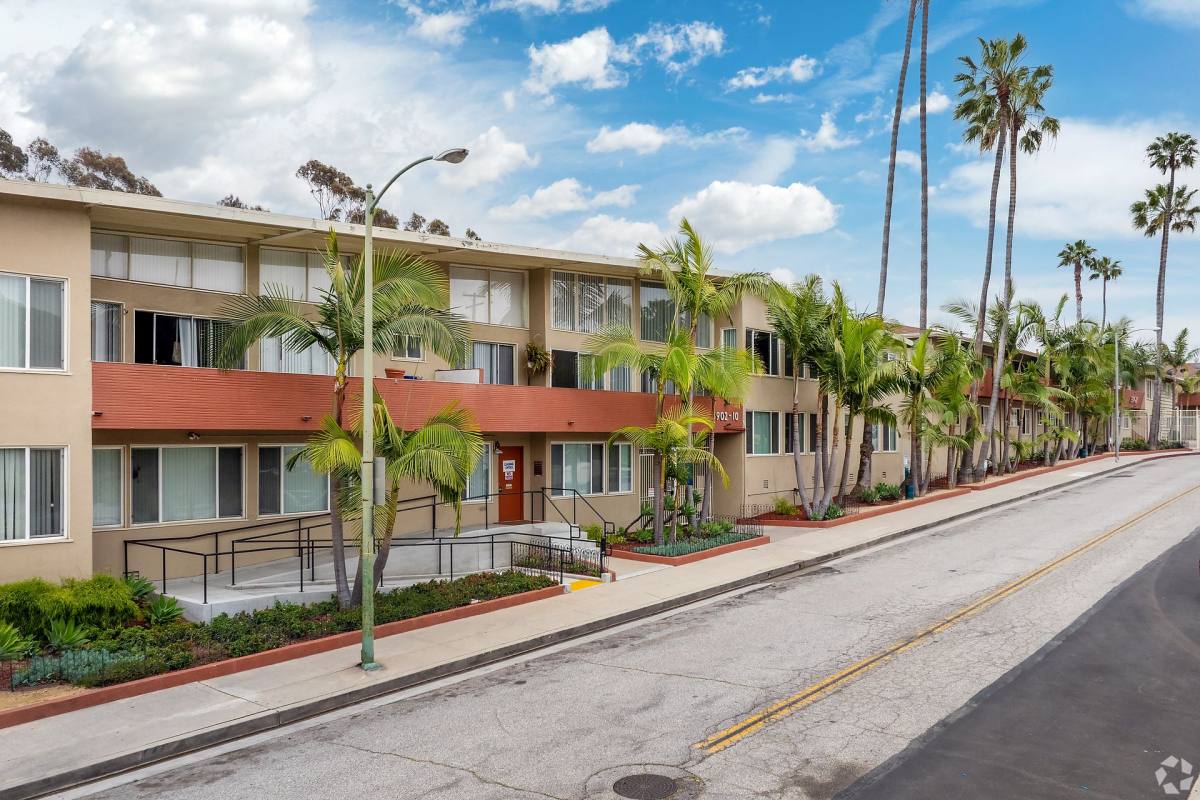 Apartment for rent at 3902 Lenawee Ave, Culver City, CA 90232