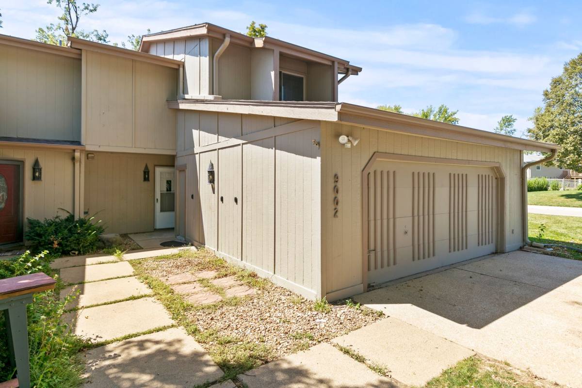 Townhouse for rent at 9002 David Circle, Omaha, NE 68138