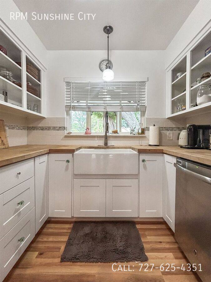 House for rent at 1021 Iroquois St, Clearwater, FL 33755
