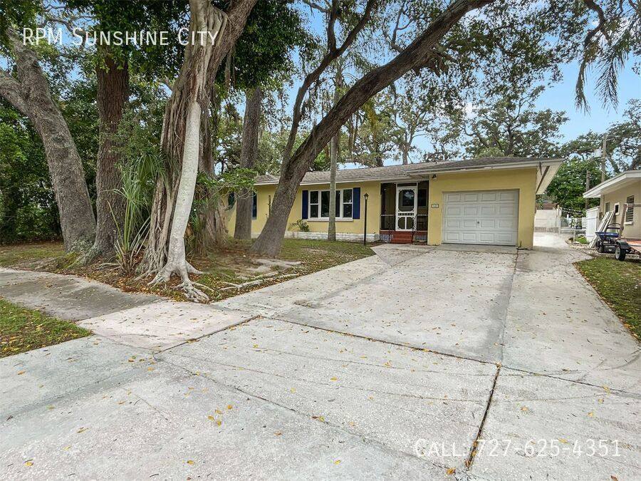 House for rent at 1021 Iroquois St, Clearwater, FL 33755