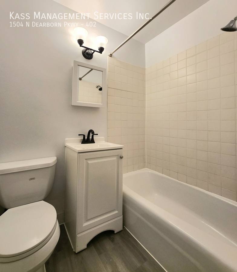 Apartment for rent at 1504 N Dearborn Parkway #402, Chicago, IL 60610