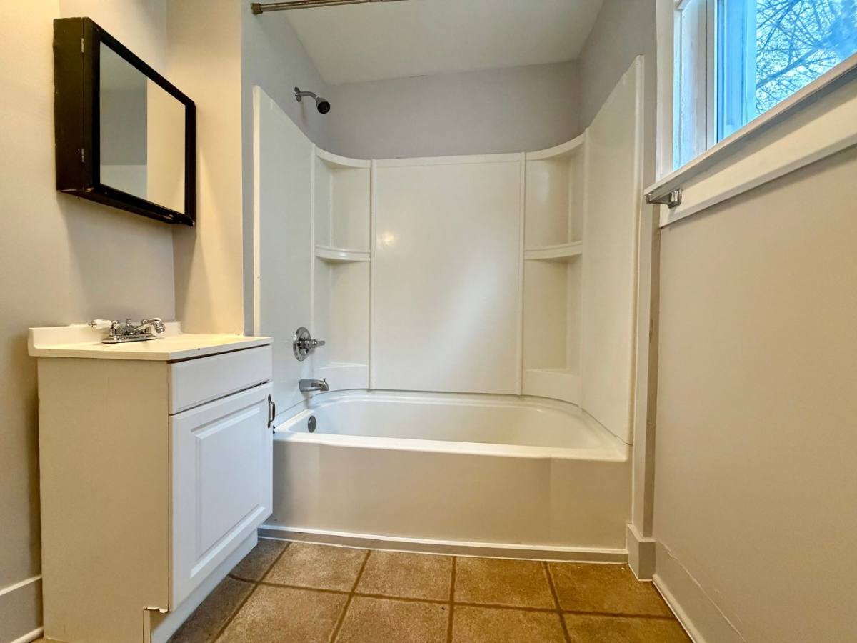 Apartment for rent at 1515 Hoyt, Muskegon, MI 49442