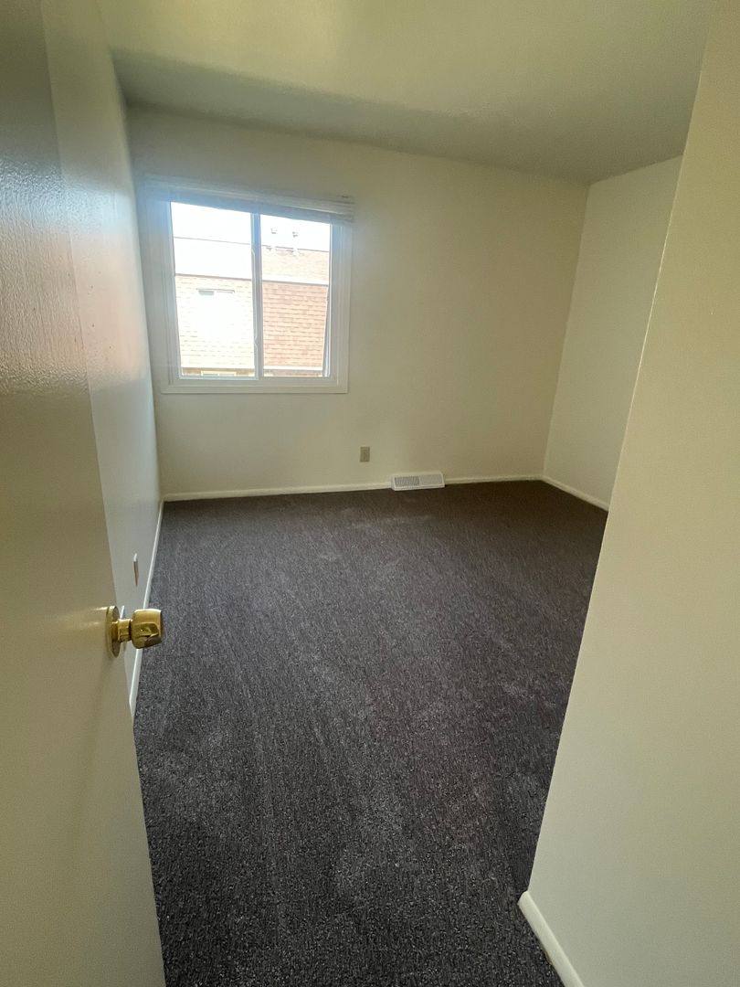 Townhouse for rent at 140 Falls Rd, Grafton, WI 53024