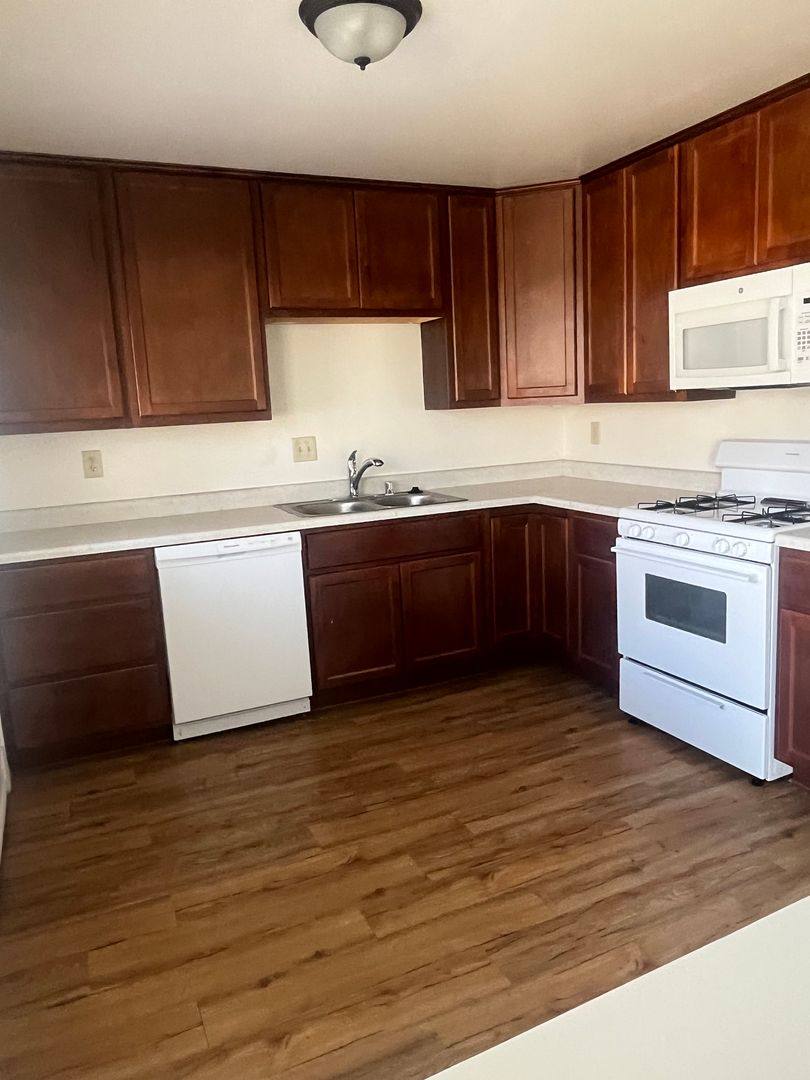 Townhouse for rent at 140 Falls Rd, Grafton, WI 53024