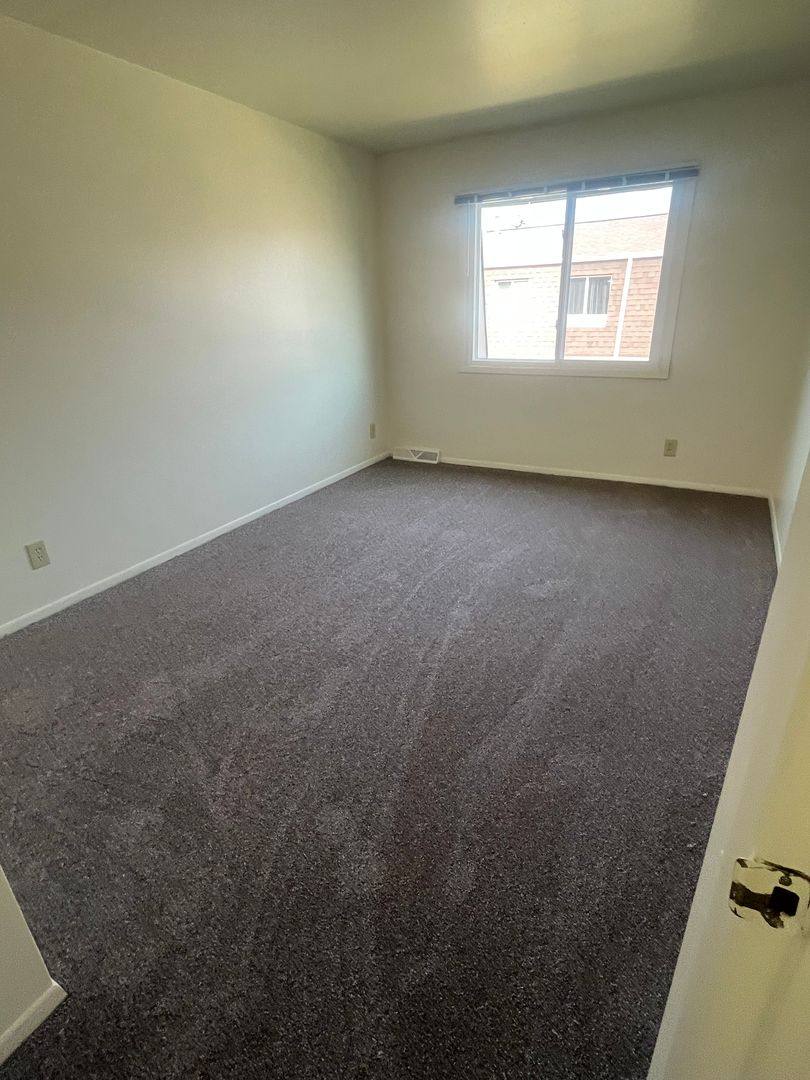 Townhouse for rent at 112 Falls Rd, Grafton, WI 53024