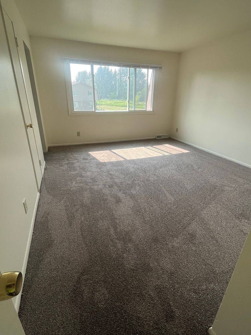 Townhouse for rent at 112 Falls Rd, Grafton, WI 53024
