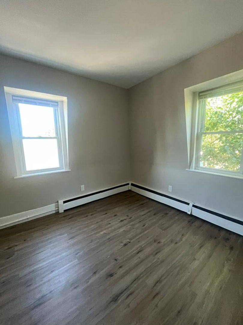 Apartment for rent at 77 Walnut, Holyoke, MA 01040