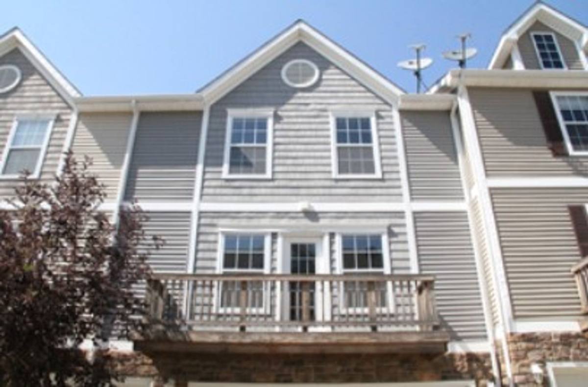 Townhouse for rent at 2150 NE 18th St, Grimes, IA 50111