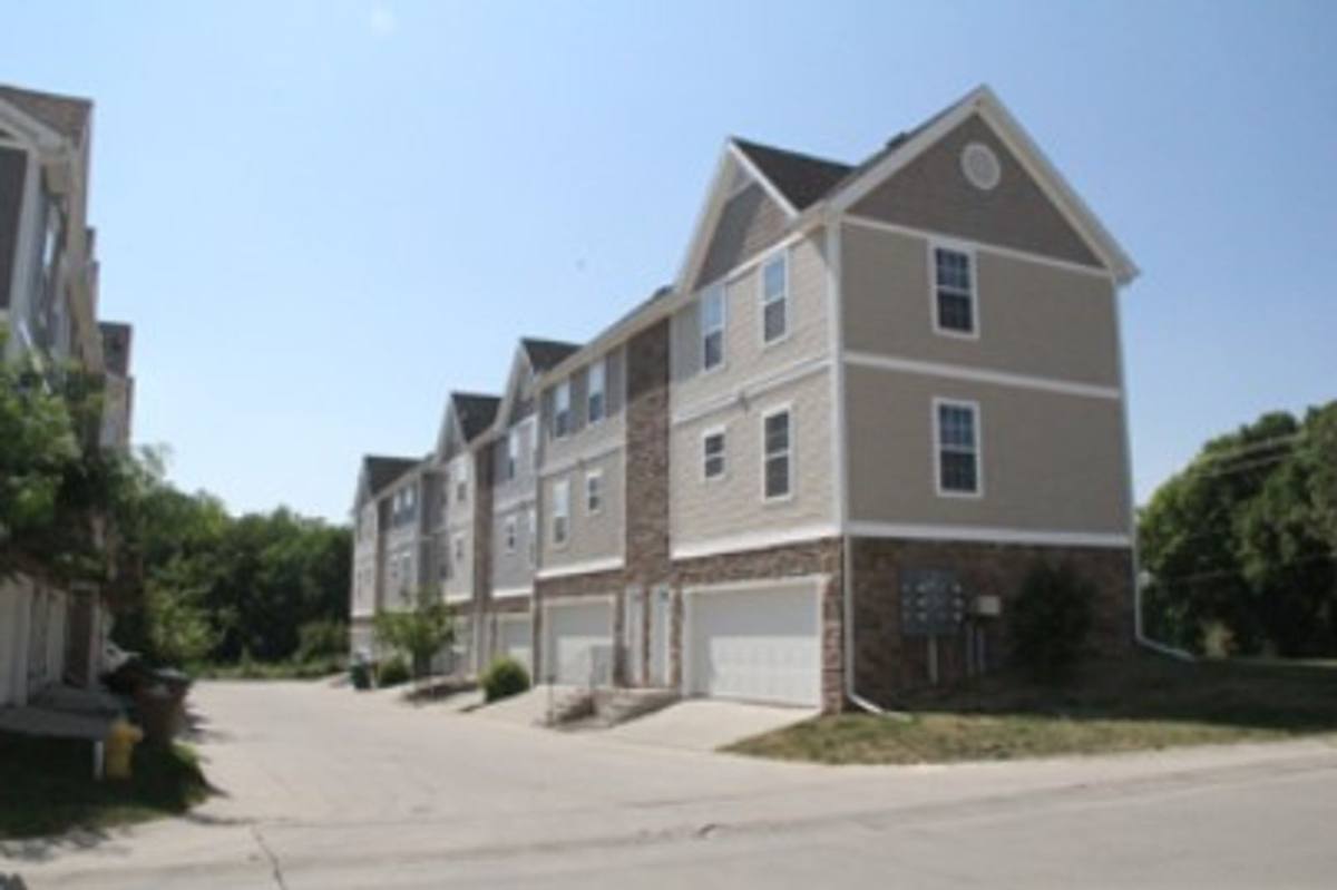 Townhouse for rent at 2150 NE 18th St, Grimes, IA 50111