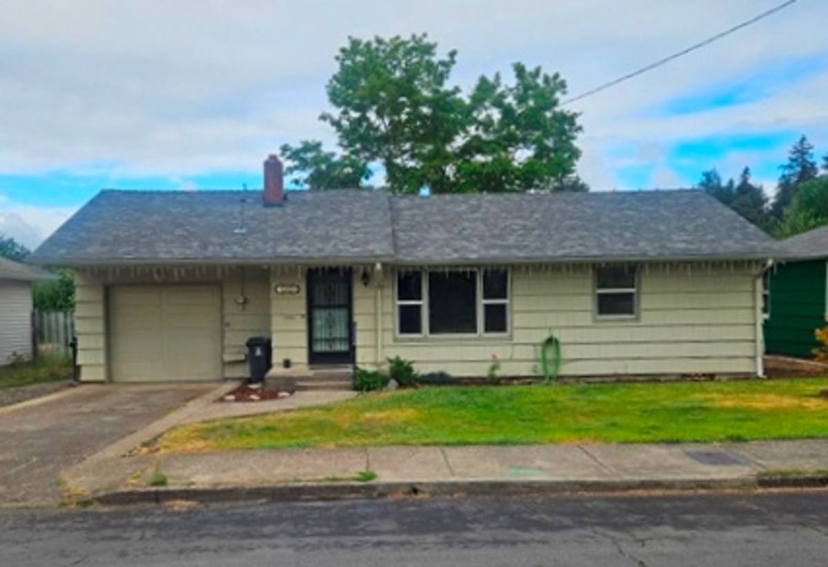 House for rent at 1121 23rd St NE, Salem, OR 97301
