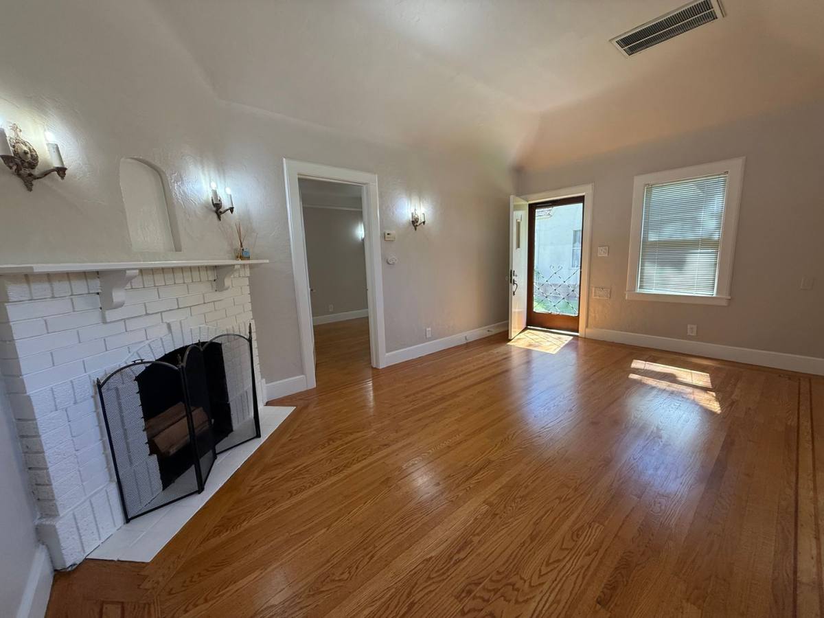 Apartment for rent at 3931 3935 3949 3959 M St, Sacramento, CA 95816