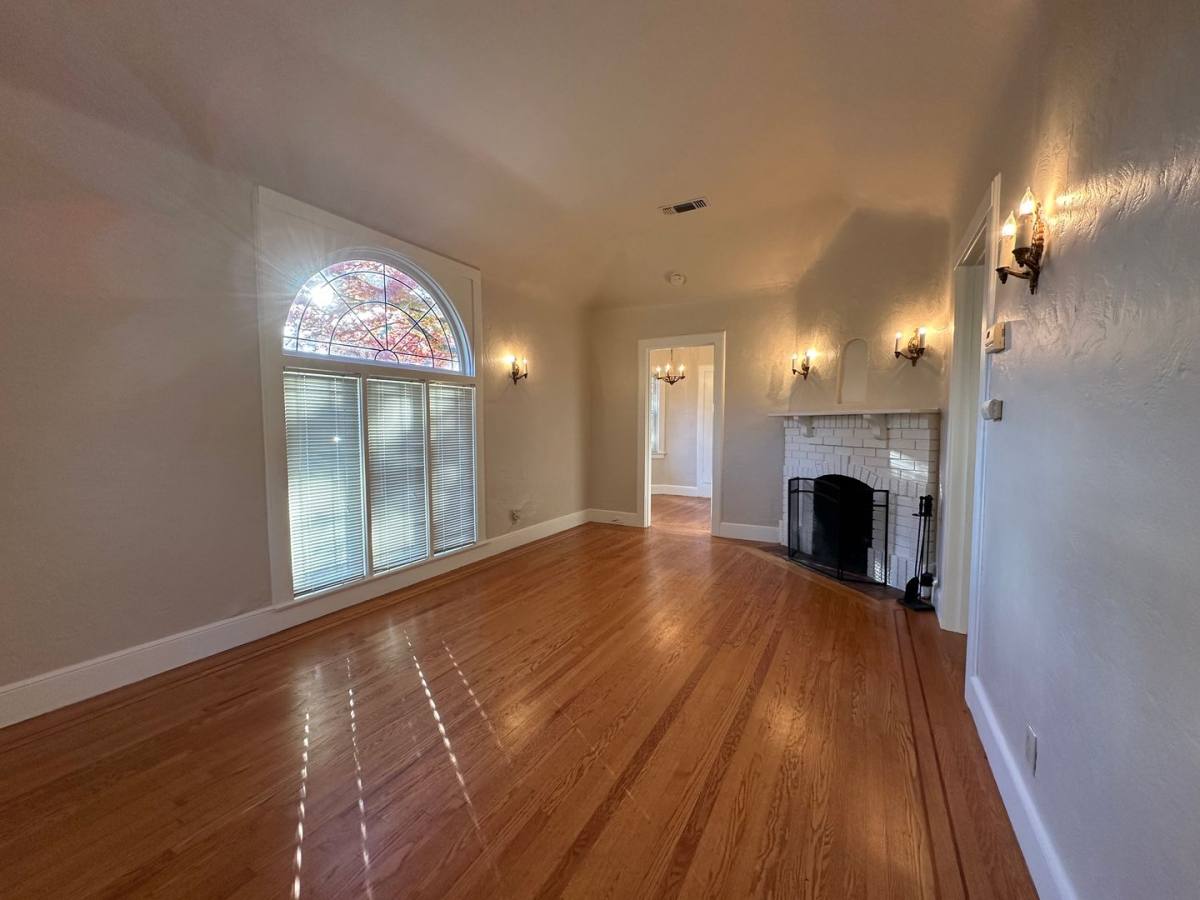 Apartment for rent at 3931 3935 3949 3959 M St, Sacramento, CA 95816