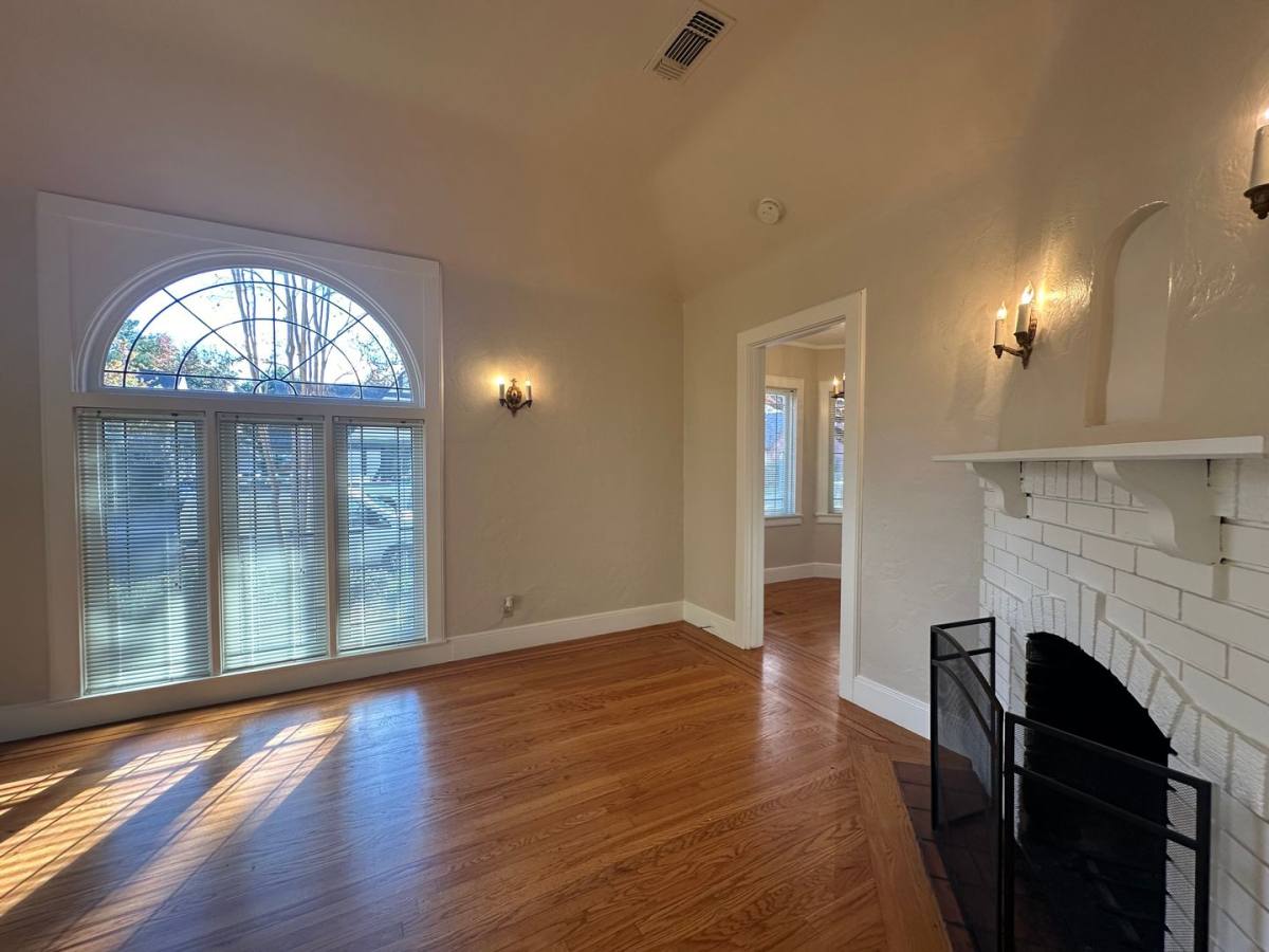 Apartment for rent at 3931 3935 3949 3959 M St, Sacramento, CA 95816