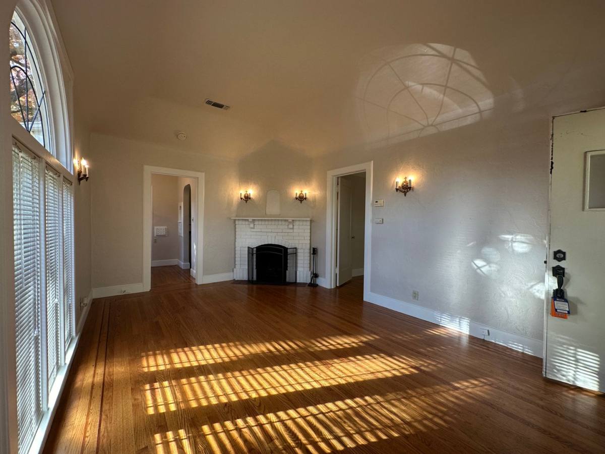 Apartment for rent at 3931 3935 3949 3959 M St, Sacramento, CA 95816