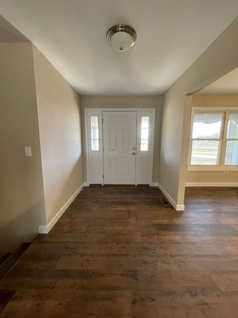 House for rent at 2101 W Outer Highway 61, Moscow Mills, MO 63362