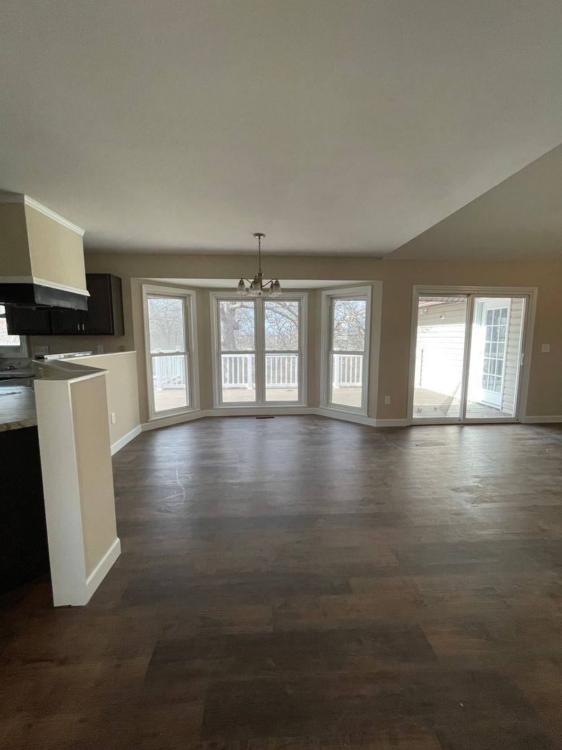 House for rent at 2101 W Outer Highway 61, Moscow Mills, MO 63362