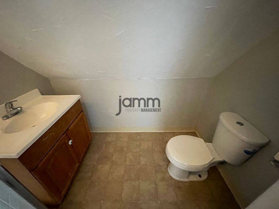 Apartment for rent at 1548 Alameda Ave, Lakewood, OH 44107