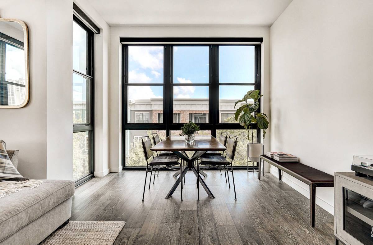 Apartment for rent at 800 Embassy Dr, Austin, TX 78702