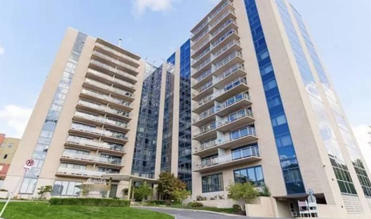Apartment for rent at 4545 Wornall Rd, Kansas City, MO 64111