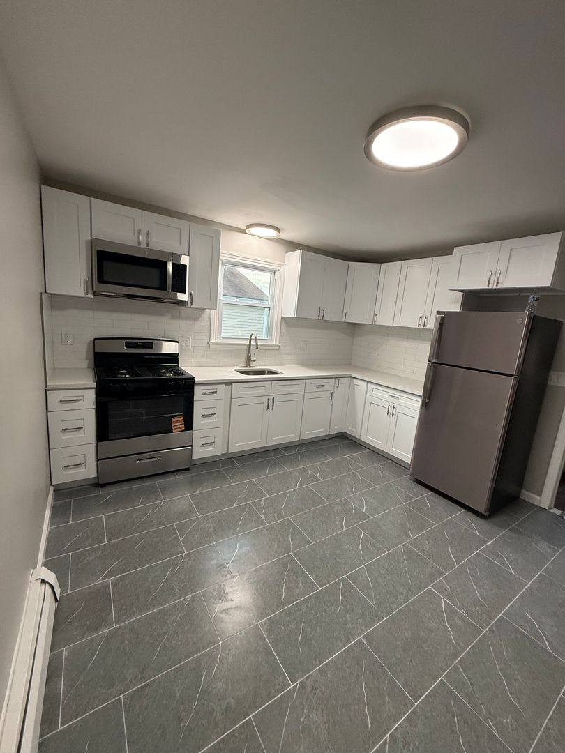 Apartment for rent at 25 Elizabeth St, Ansonia, CT 06401
