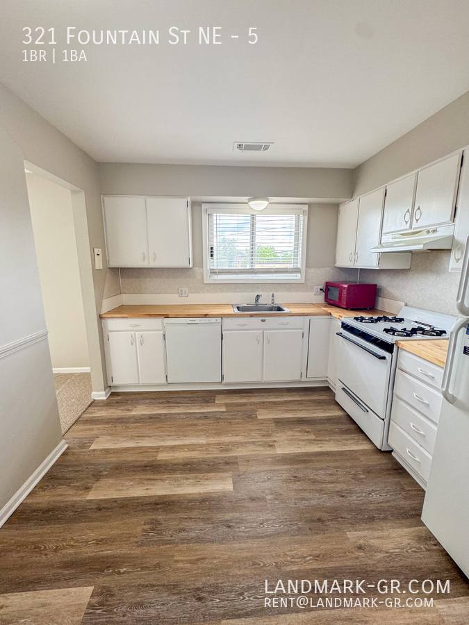 Apartment for rent at 321 Fountain St NE #5, Grand Rapids, MI 49503
