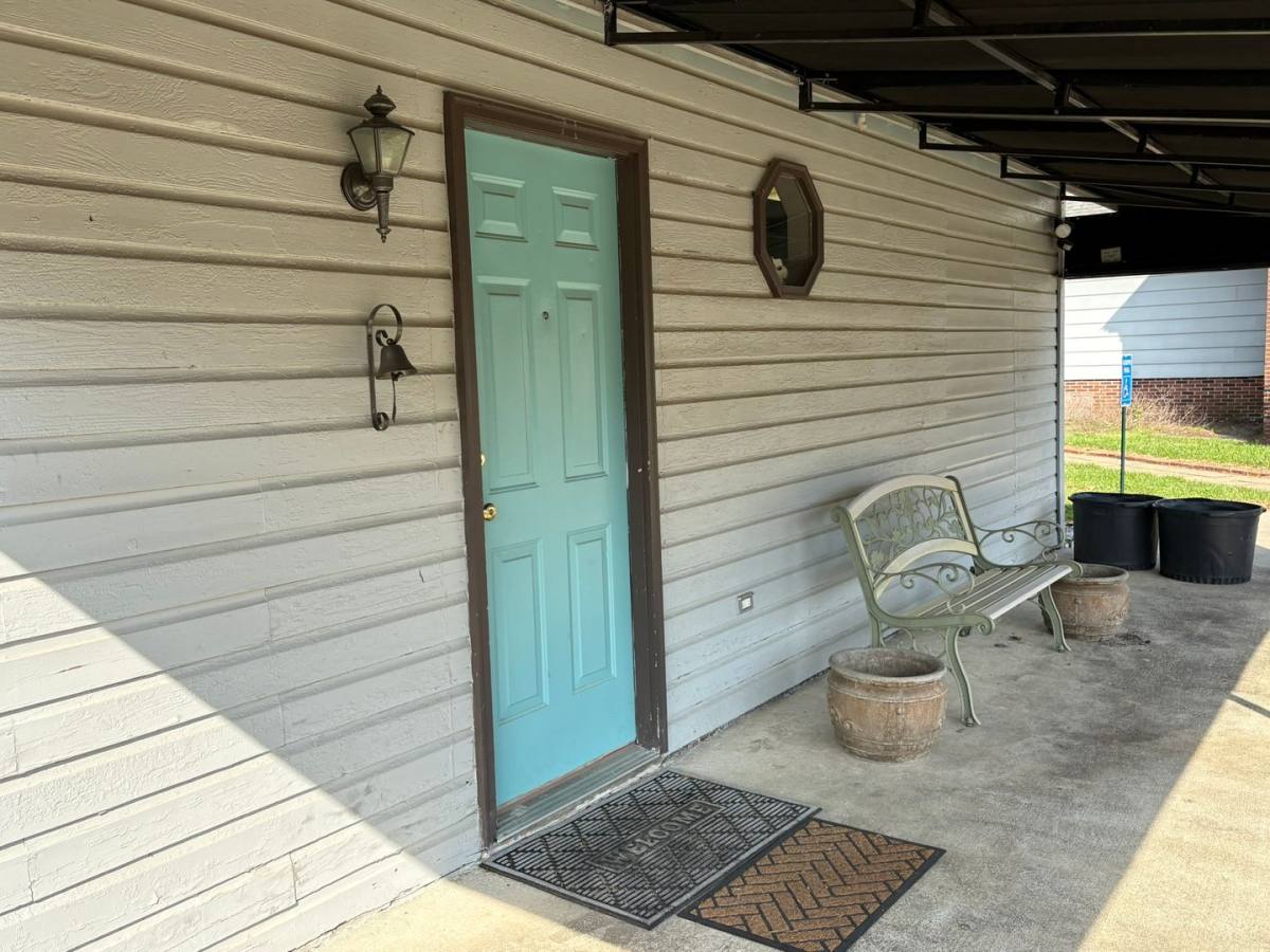 House for rent at 123 S Zetterower Ave, Statesboro, GA 30458