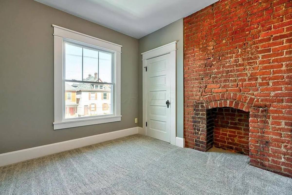 Apartment for rent at 1348 Summit St, Columbus, OH 43201