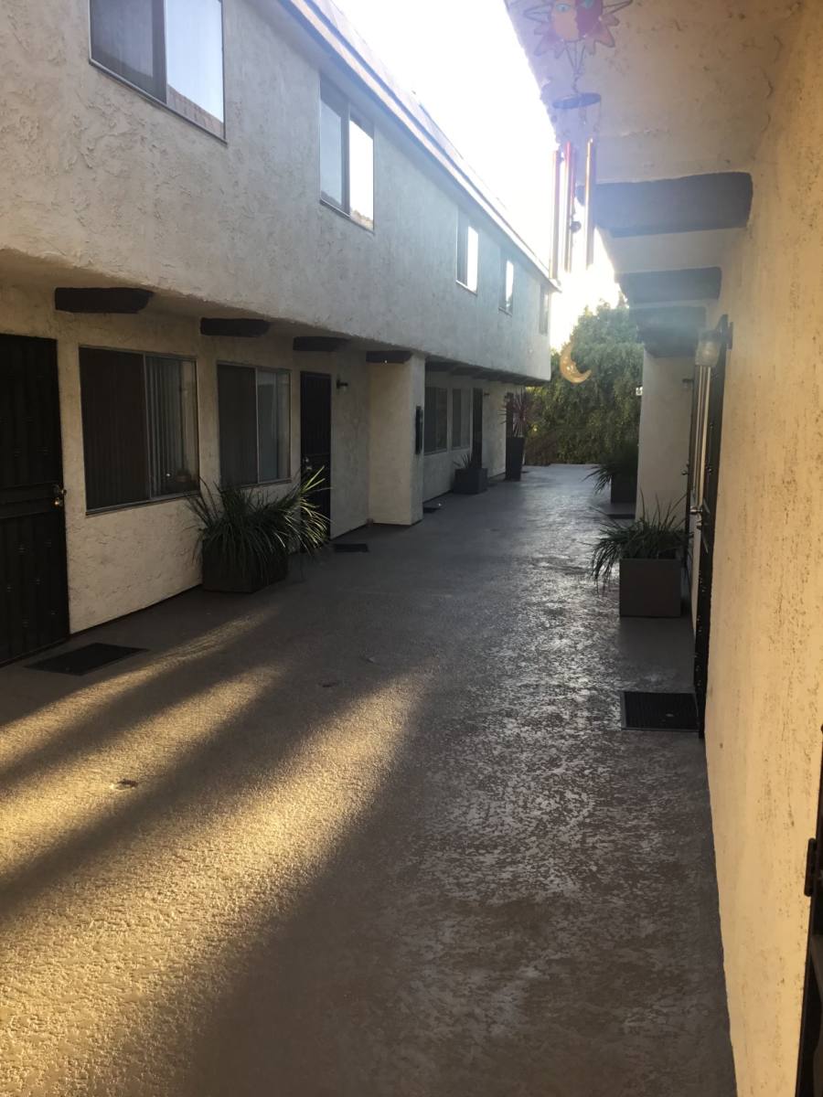 Townhouse for rent at 3555 Sawtelle Blvd, Los Angeles, CA 90066