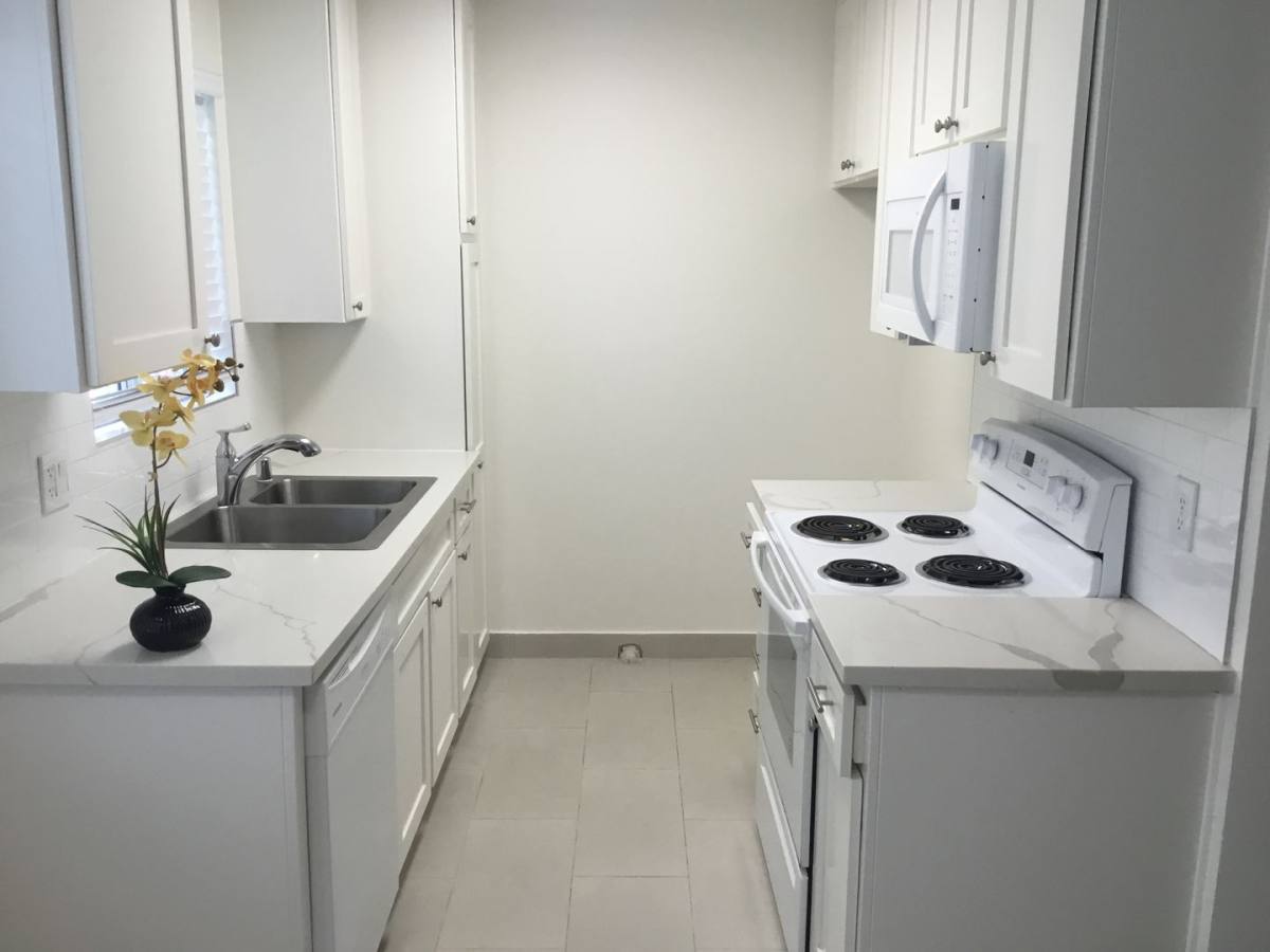 Townhouse for rent at 3555 Sawtelle Blvd, Los Angeles, CA 90066
