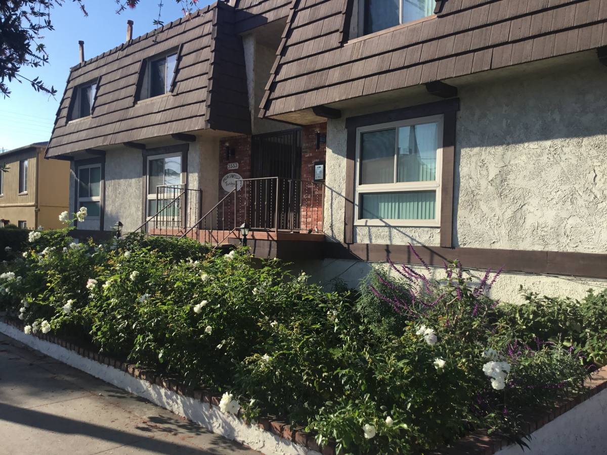 Townhouse for rent at 3555 Sawtelle Blvd, Los Angeles, CA 90066